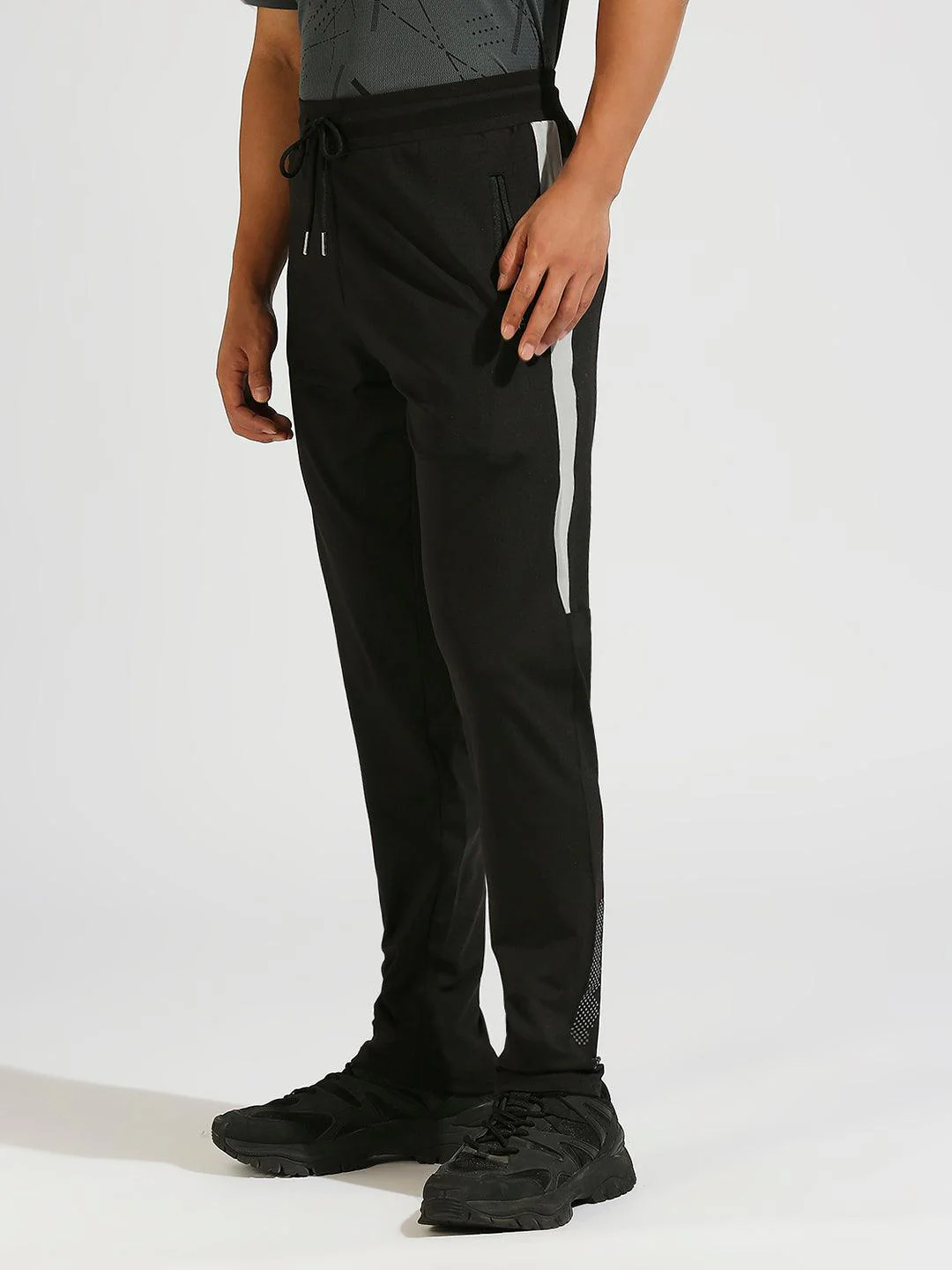 Wanderer Black Zip Pocket Joggers - Image 5