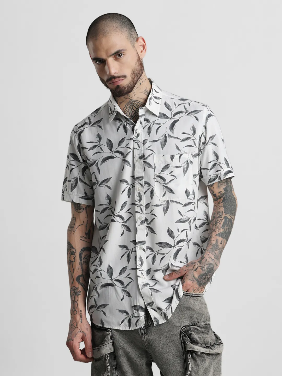 Summer Travel White Printed Shirt - Image 7