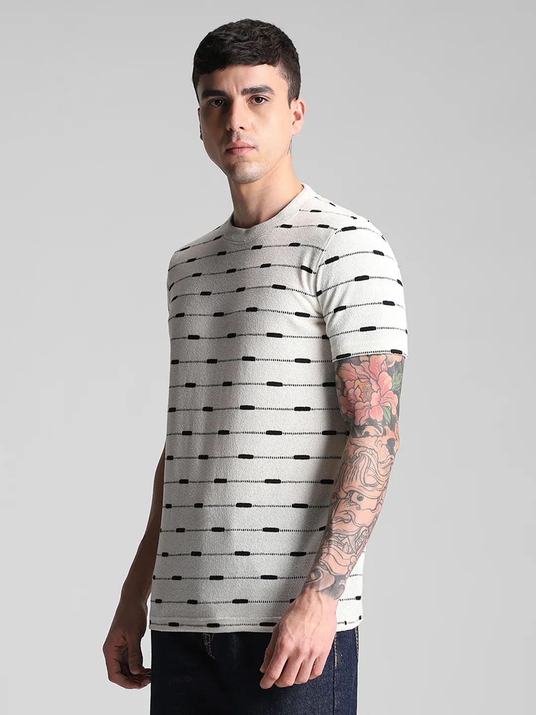 Off White Black Textured Crew Neck T-Shirt - Image 6