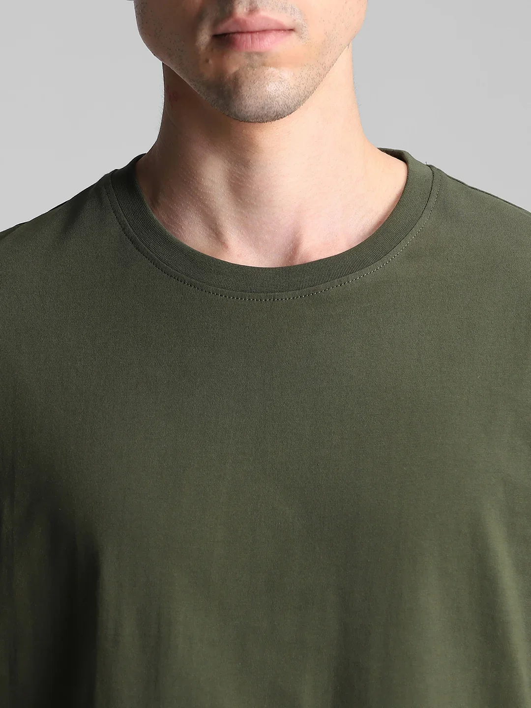 Olive Solid Crew Neck T-Shirt - Image 3